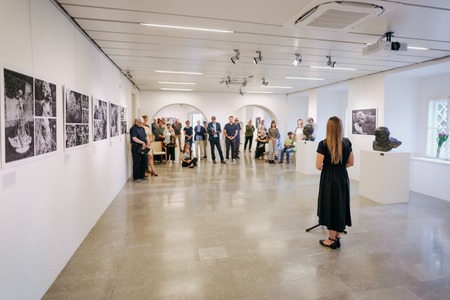 Odprtje razstave Koroški pečat Mirsada Begića - Dialog kiparja in fotografinje Nike Hölcl (1)